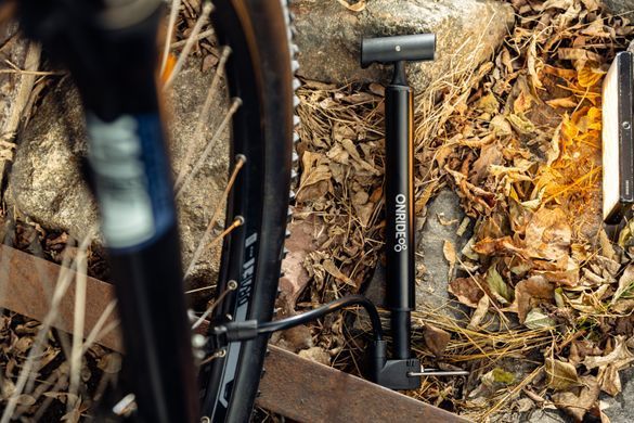 Насос підлоговий ONRIDE Magic алюміній, макс. тиск 120 psi, голівка з двома отворами під FV/AV